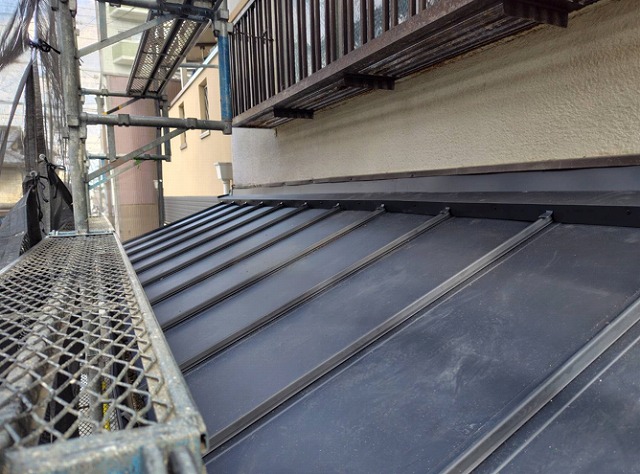 下屋屋根の葺き替え完成