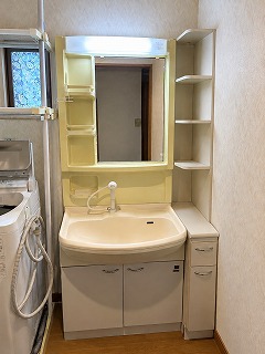 施工前の洗面台